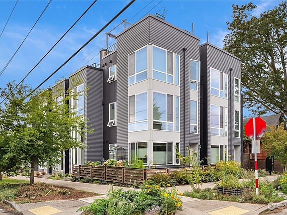 2nd image of 6115 17 Avenue NW