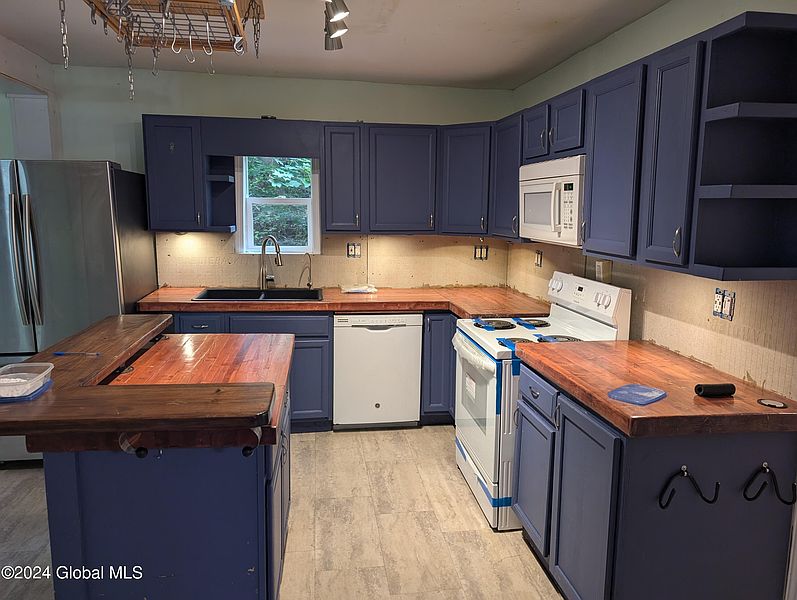 4th image of 16 Spring Street