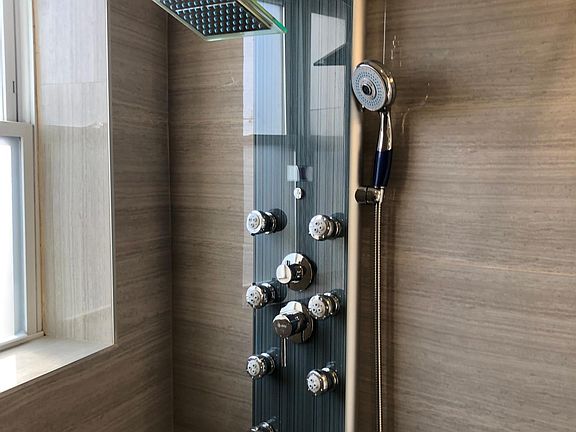 4th image of 155 Evergreen Pl #205