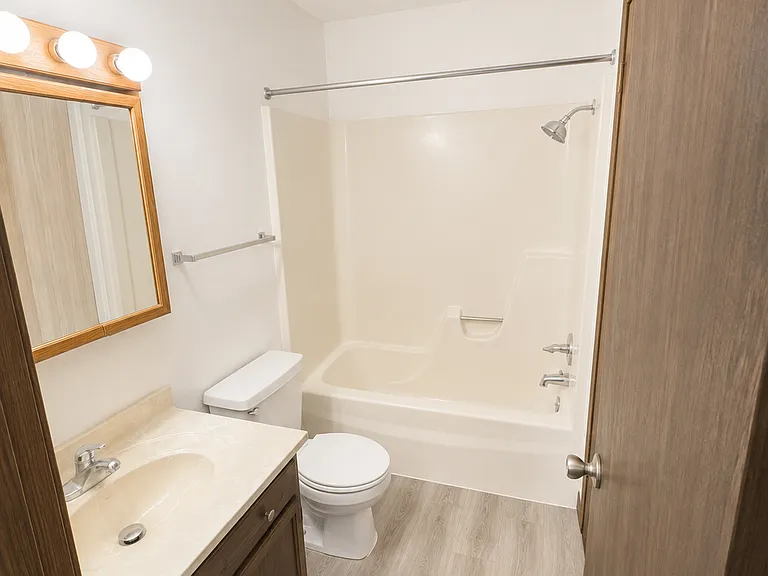 2507 Royal Dr #8 — Photo 5