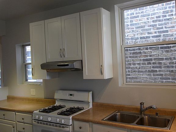 2nd image of 4858 N Washtenaw Ave Unit 2