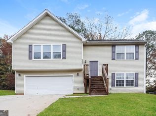 6686 Cambridge Dr, Rex, GA