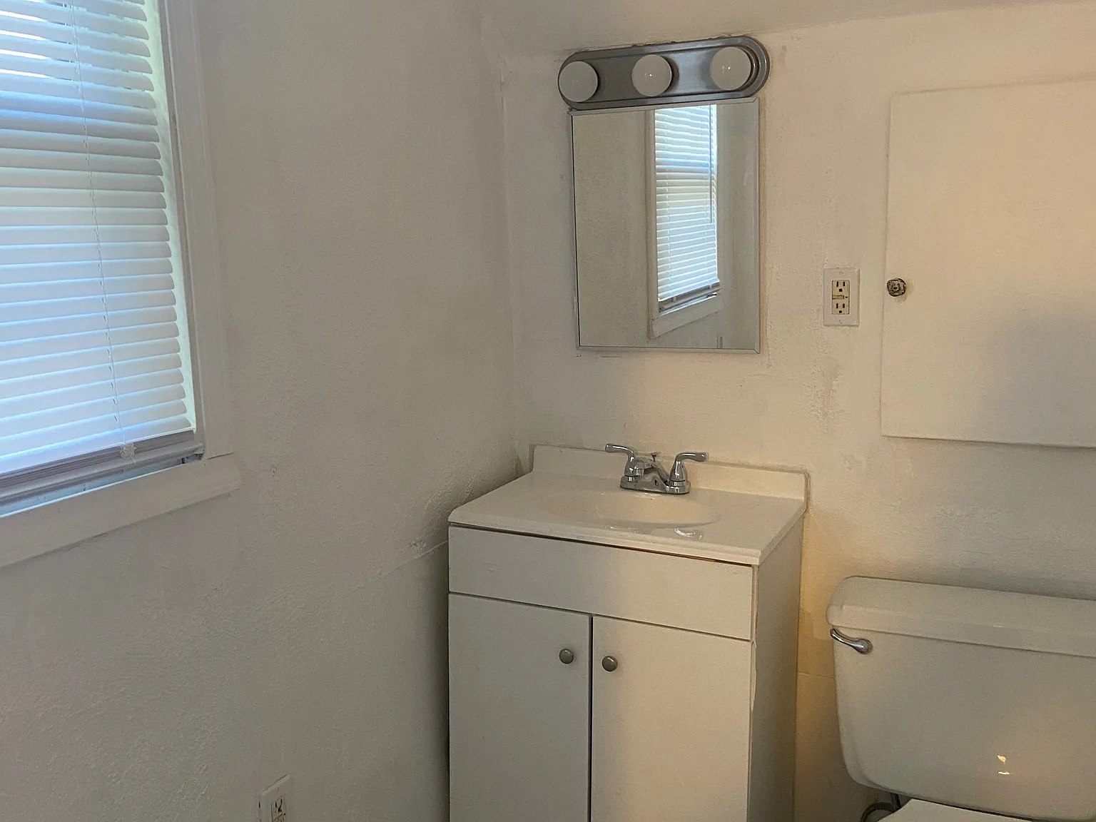 1604 Homewild Ave (U-Manage) - 1 — Photo 3