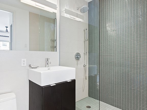 5th image of 432 Grand St #503