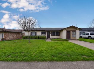 717 Forest Ridge Dr, Garland, TX 75042