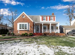 75 Lamarck Dr, Amherst, NY 14226