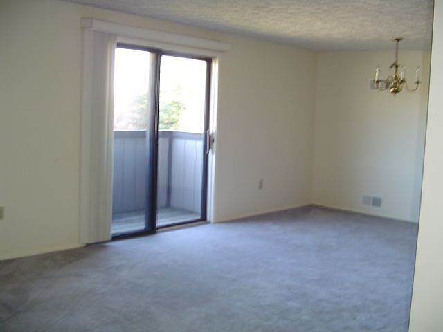2nd image of 810 Heather Ridge Dr Unit L