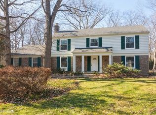 6 Regent Ln, Lincolnshire, IL