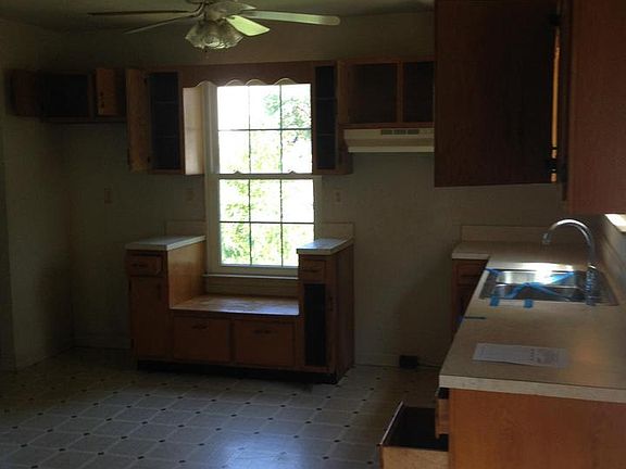3rd image of 224 Dorchester Ave