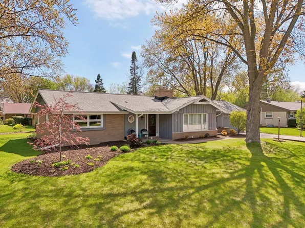 2201 West Brantwood AVENUE, Glendale, WI 53209