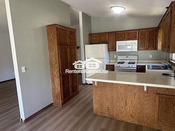 3rd image of 13892 Woodbine St NW