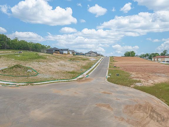 2nd image of 1305 W Pebblebrooke Drive Lot 50