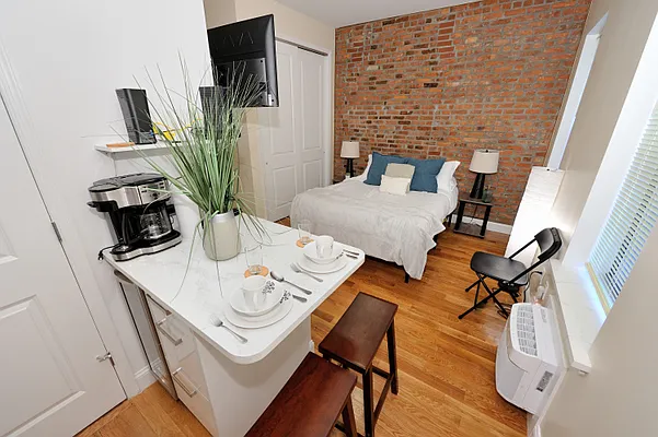 Rented by Furnished Habitat | media 16