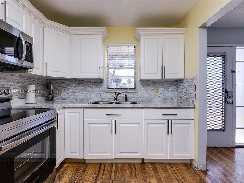 1st image of 2541 Aragon Blvd APT 205