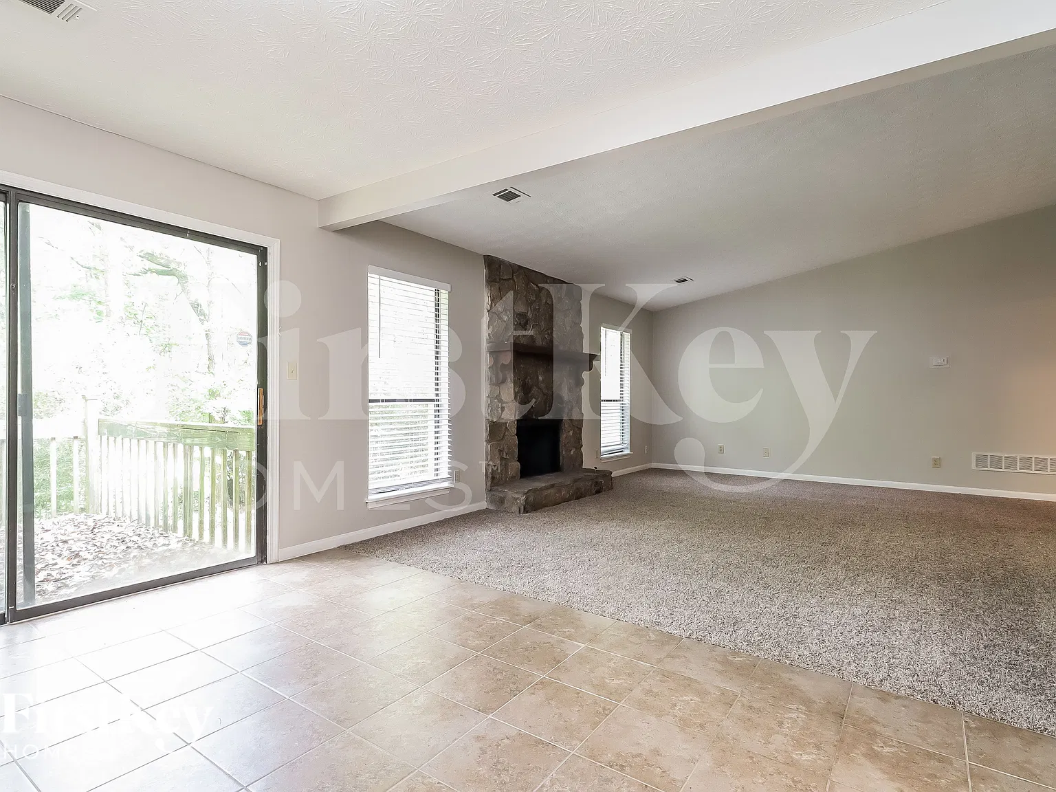 3 bed, 2.0 bath, 1580 sqft, $1,590 — Photo 3