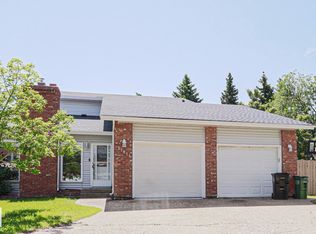 17811 62c Ave NW, Edmonton, AB T5T4E8