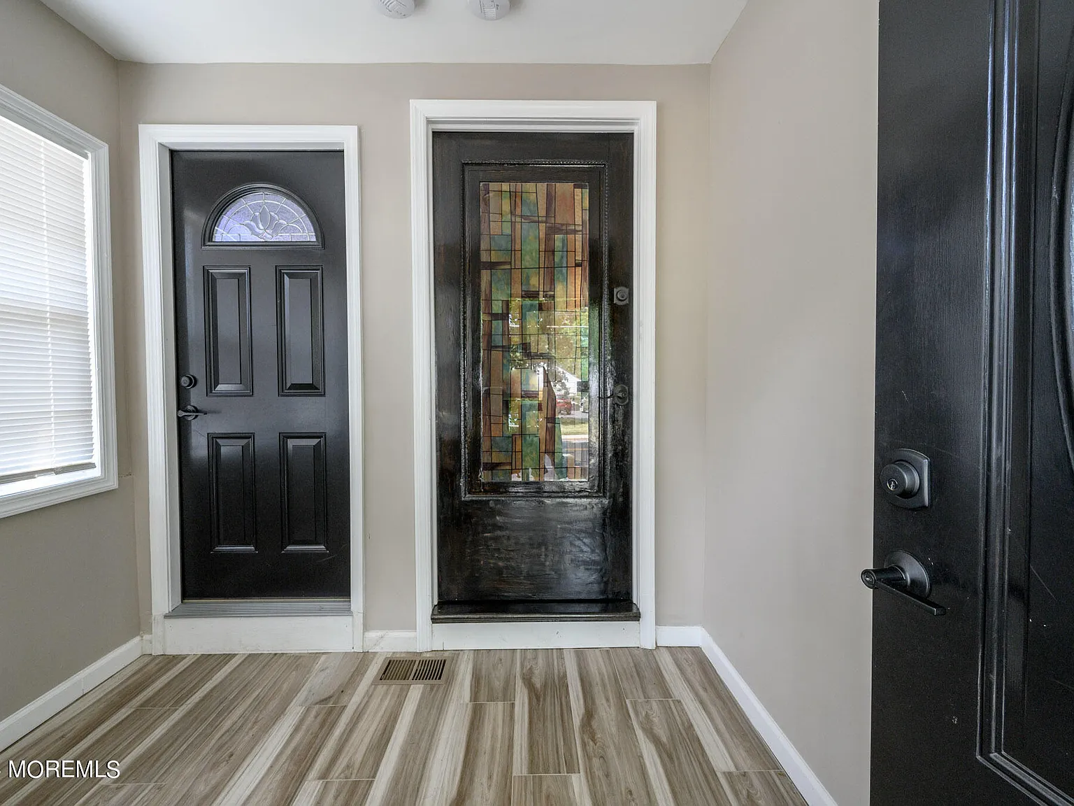 2 bed, 1803 sqft, $2,200 — Photo 3
