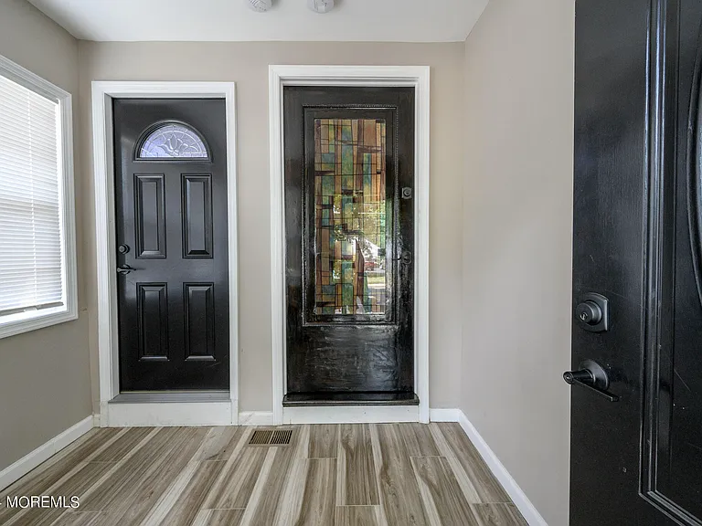 405 Main St #2 — Photo 3