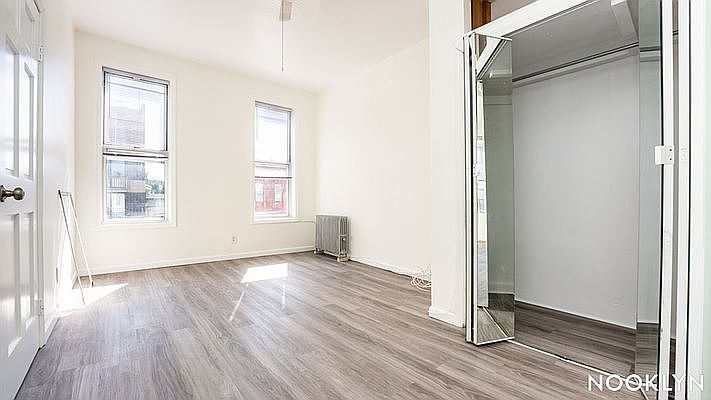 1st image of 329 Bleecker St #9