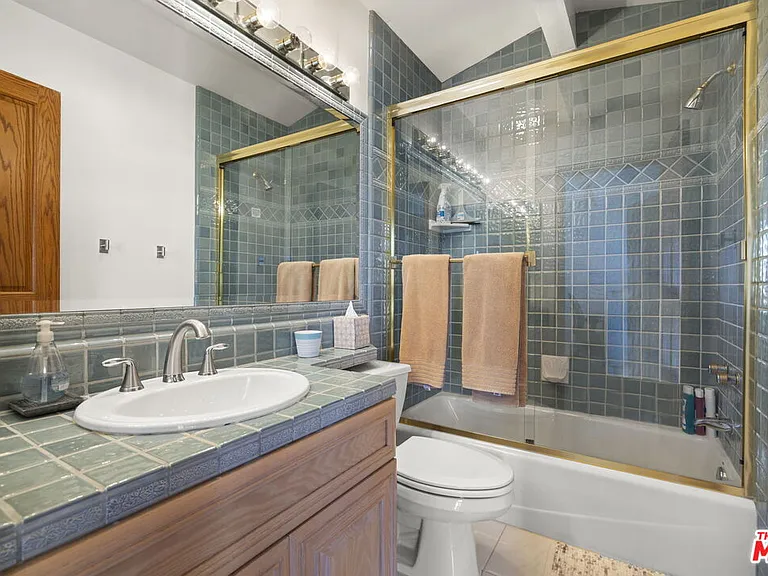 1005 Ocean Dr — Photo 42
