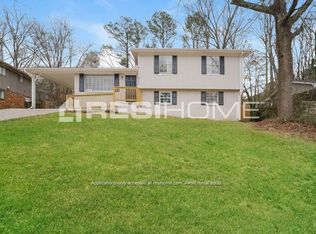 9111 Homewood Dr, Riverdale, GA