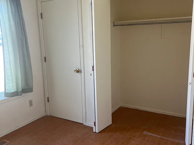 563 Kearney Ave S — Photo 3