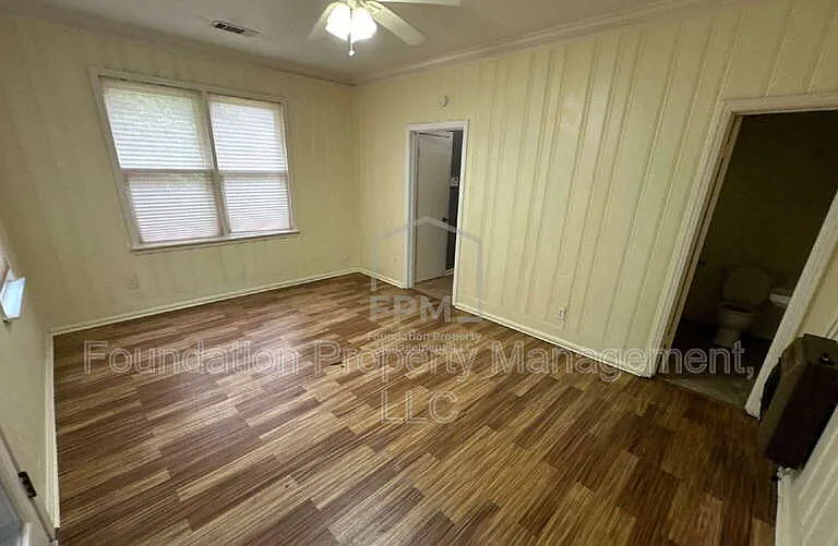 954 Sheridan St — Photo 10