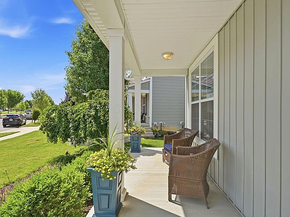 4th image of 3236 Yellow Finch Way