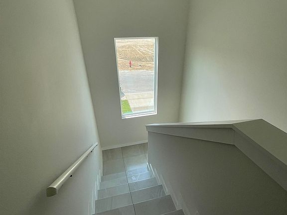 3rd image of 4014 Avenue Fenix Dr