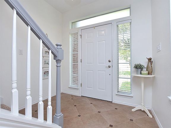 4th image of 1508 Parkwood Dr