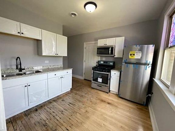 3rd image of 6322 S Richmond St #4
