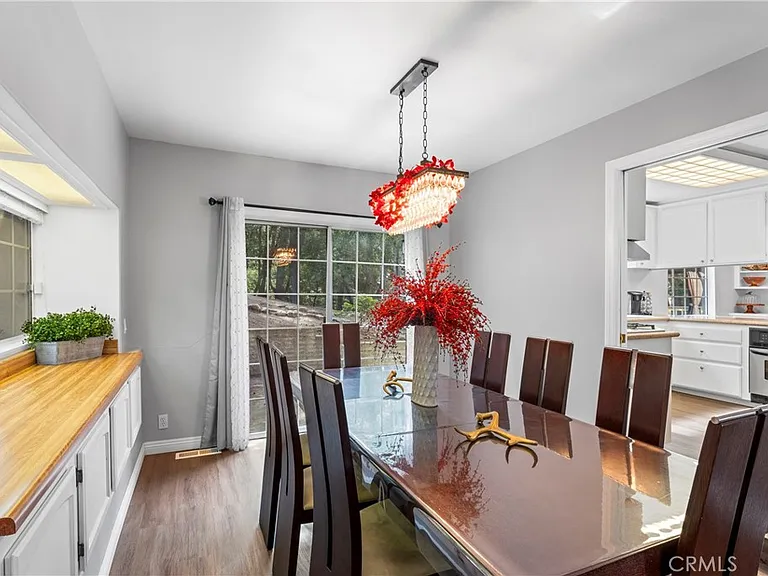 955 Teakwood Dr — Photo 4