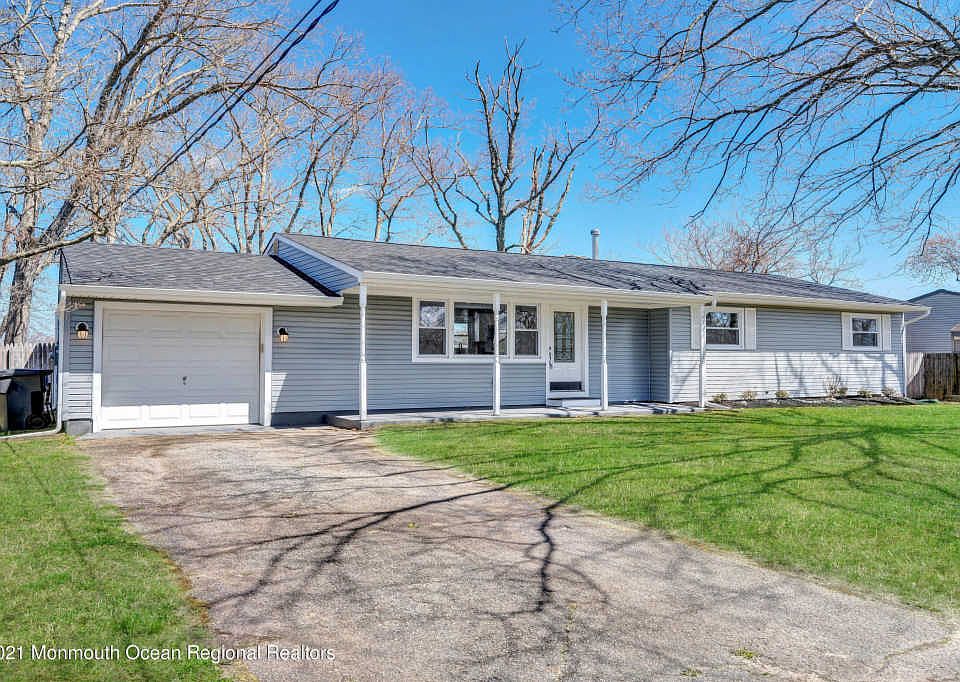 1st image of 1050 Crystal Dr