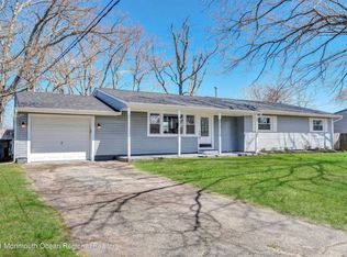 1050 Crystal Dr, Toms River, NJ