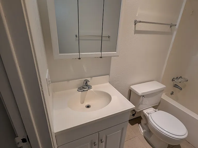1054 S Magnolia Ave #8 — Photo 30