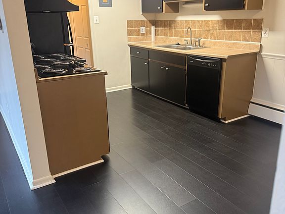 5th image of 17040 E Eleven Mile Rd APT B4