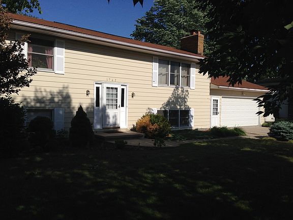 2nd image of 1962 N Knight Rd