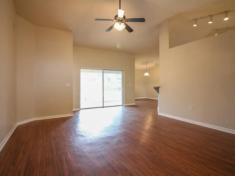 3002 Chasewood Dr — Photo 4