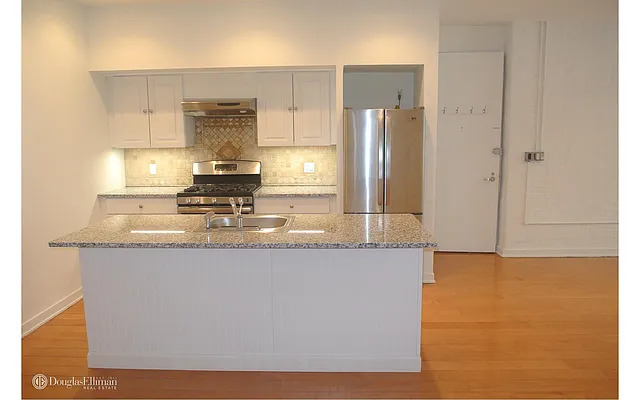 Rented by Douglas Elliman | media 22