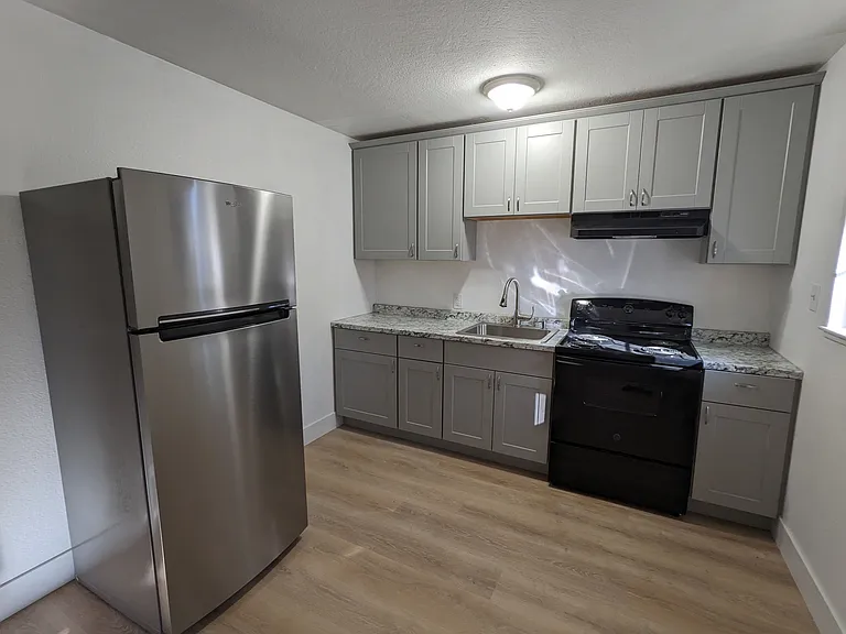3686 Willow Ave #3 — Photo 3