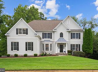 10492 Hunting Hills Pl, Oakton, VA 22124