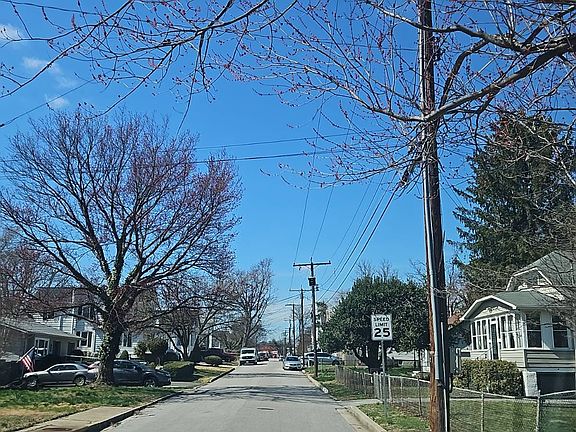 4th image of 108 4th Ave