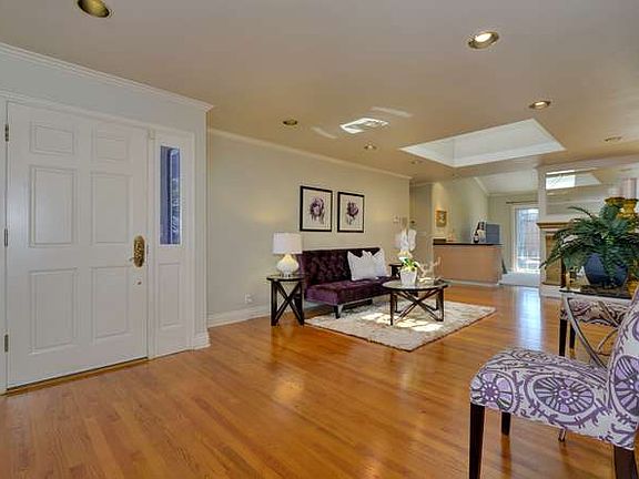 3rd image of 1078 Yorktown Dr