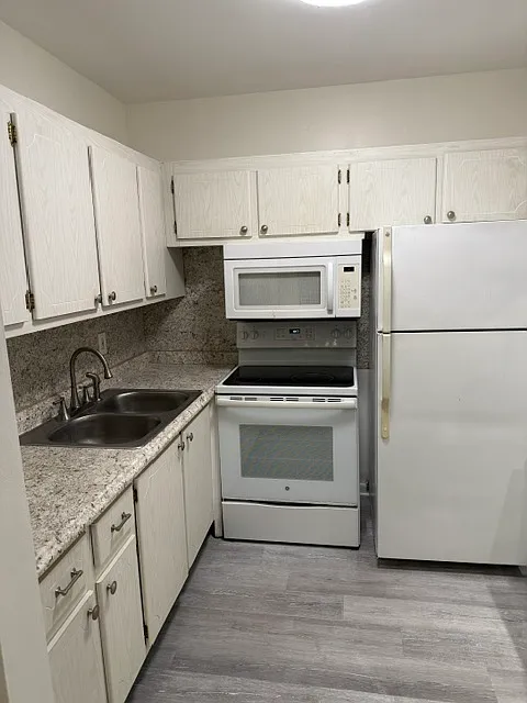1 bed, 1.5 bath, $1,400 — Photo 3