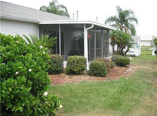 3rd image of 3175 Tohopekaliga Dr