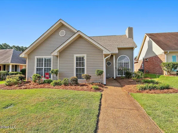 215 Toland Dr, Pearl, MS 39208