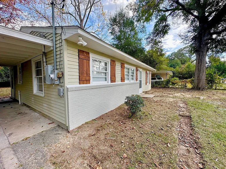 108 Smith Pl — Photo 3