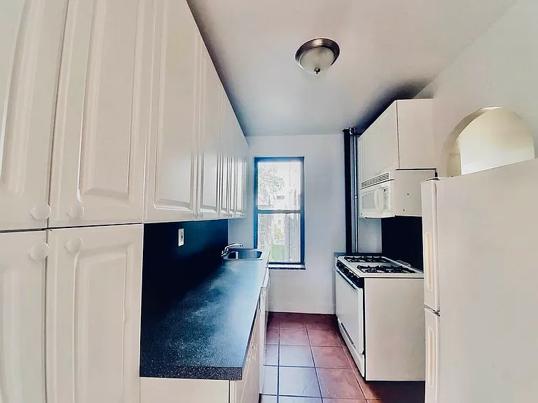 173 E 101st St #4 — Photo 5
