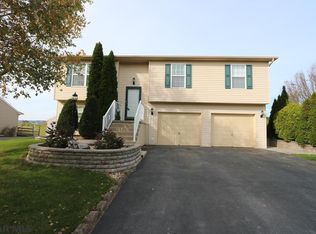 103 Gwenedd Ct, Pleasant Gap, PA 16823