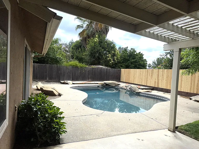 875 E Cromwell Ave — Photo 25